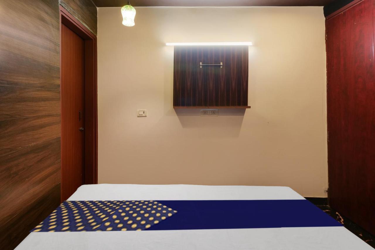 Oyo Flagship 81486 Hotel Mahalaxmi Guesthouse ニューデリー エクステリア 写真