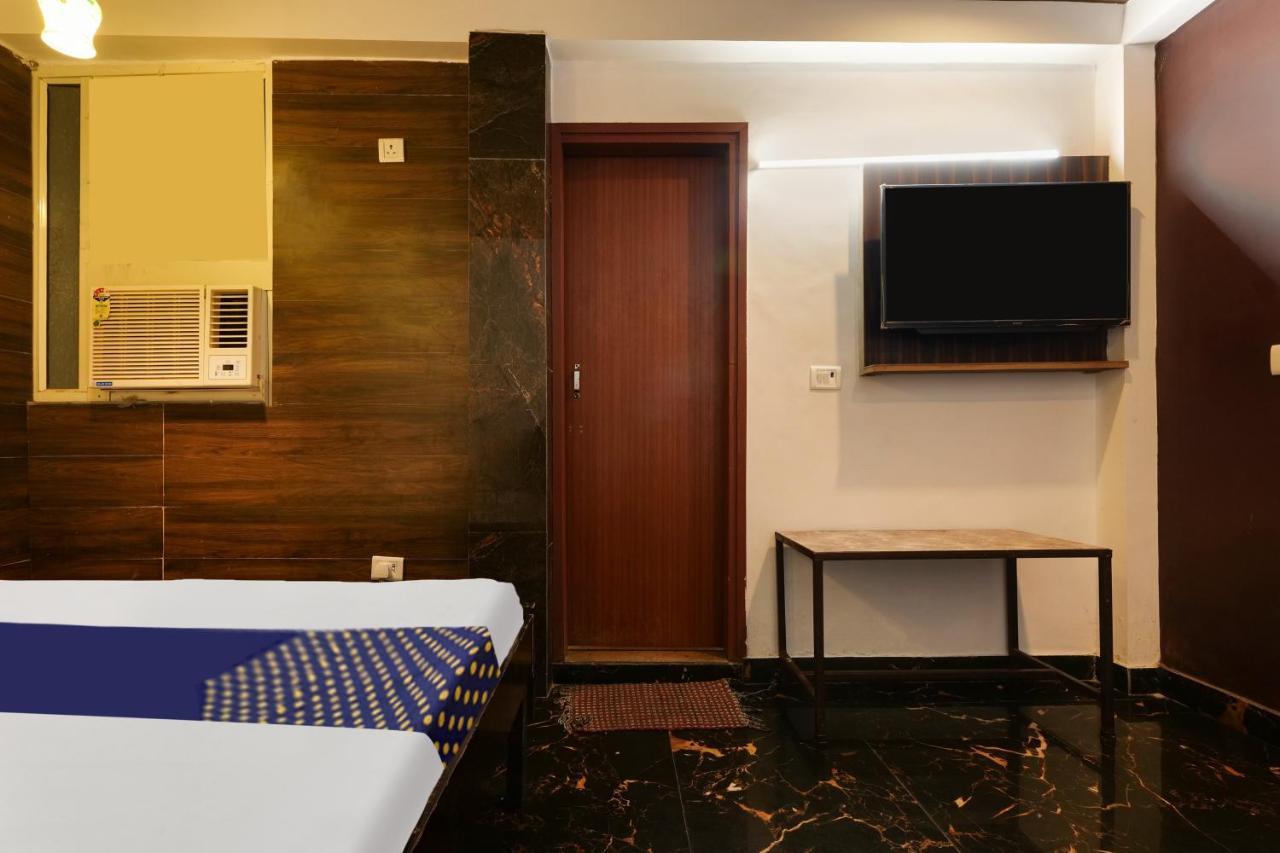 Oyo Flagship 81486 Hotel Mahalaxmi Guesthouse ニューデリー エクステリア 写真
