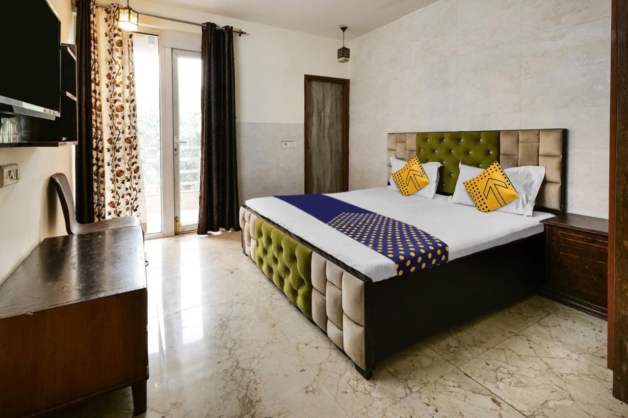 Oyo Flagship 81486 Hotel Mahalaxmi Guesthouse ニューデリー エクステリア 写真